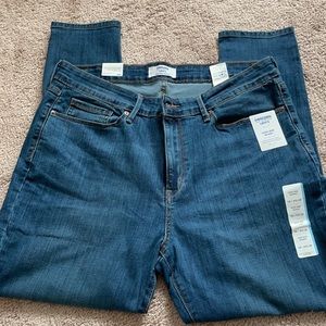 Denizen from Levi’s High-Rise Skinny Jeans